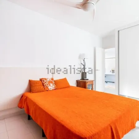 Chalet Con Piscina Cerca A 92 En Urbanizacion Club Tenis